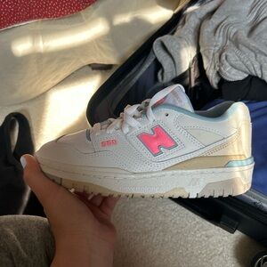 New Balance White and Pink Sneakers for Everyday Comfort